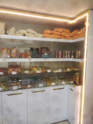 عکس آجیل و خشکبار شکلات زرین