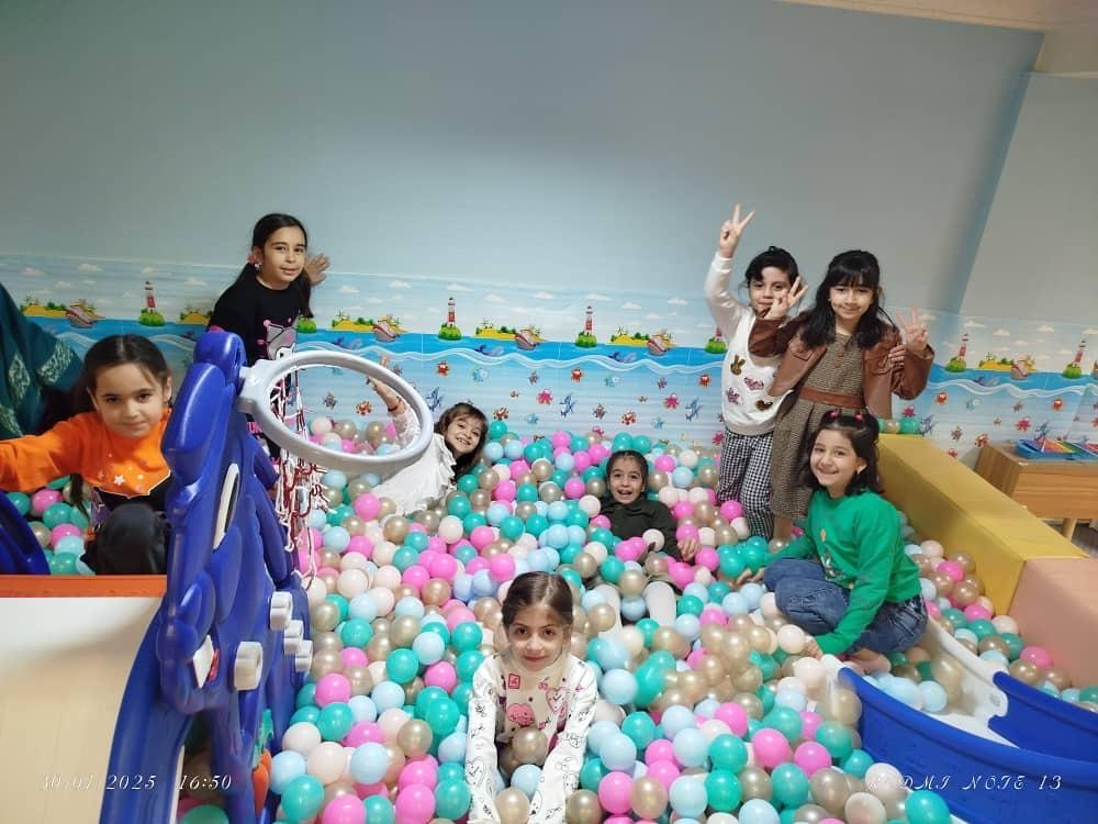 عکس خانه بازی و شادی نیلای