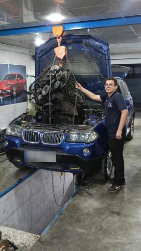 عکس تعمیرگاه بی ام و مهران