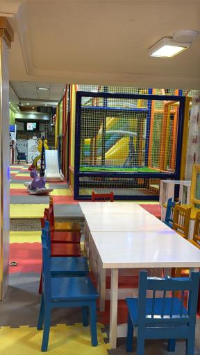 عکس خانه بازی و شادی نیلای