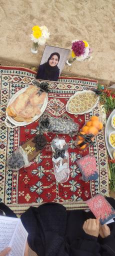 عکس مزار شرف نسا رحیمی