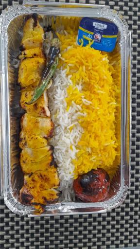 عکس تهیه غذای رضا چلویی