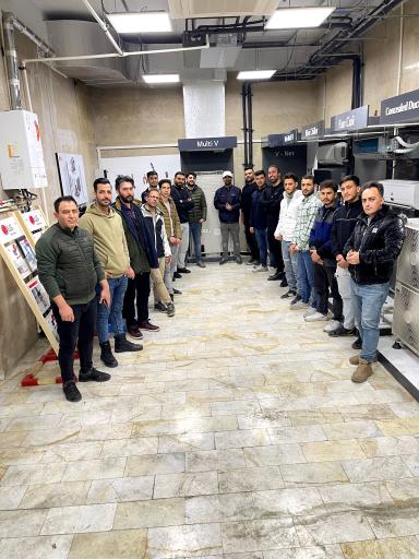 عکس تعمیر کولر گازی عصر جدید