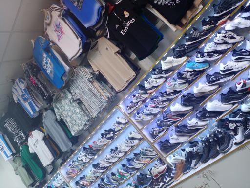 پوشاک آزاده