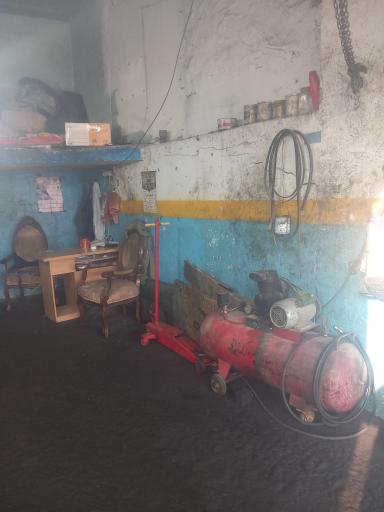 عکس تعمیرگاه بورونی 