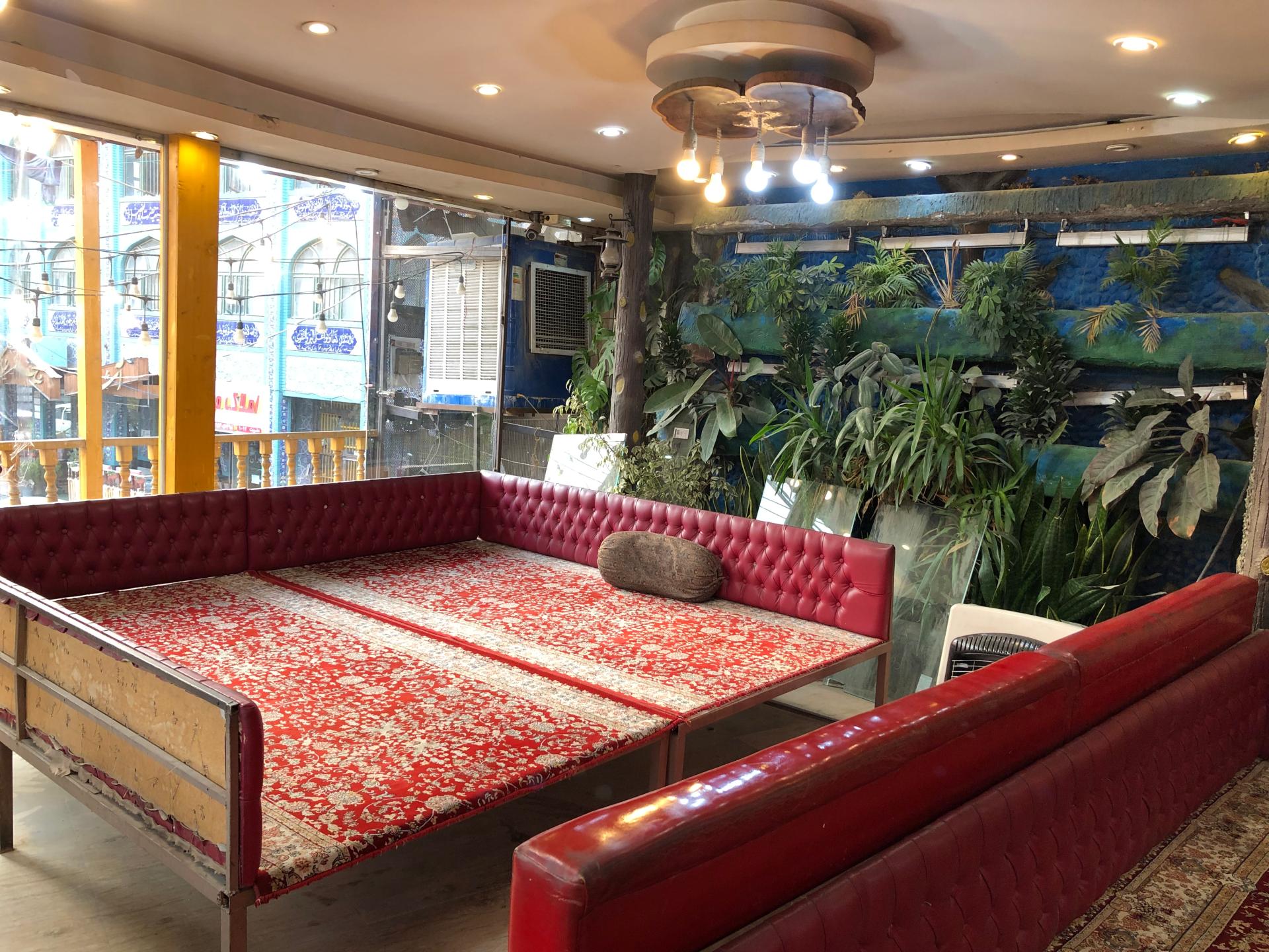 عکس آشکده و فست فود پایتخت