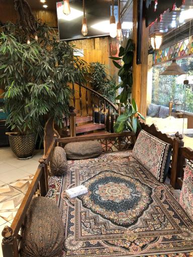 عکس آشکده و فست فود پایتخت