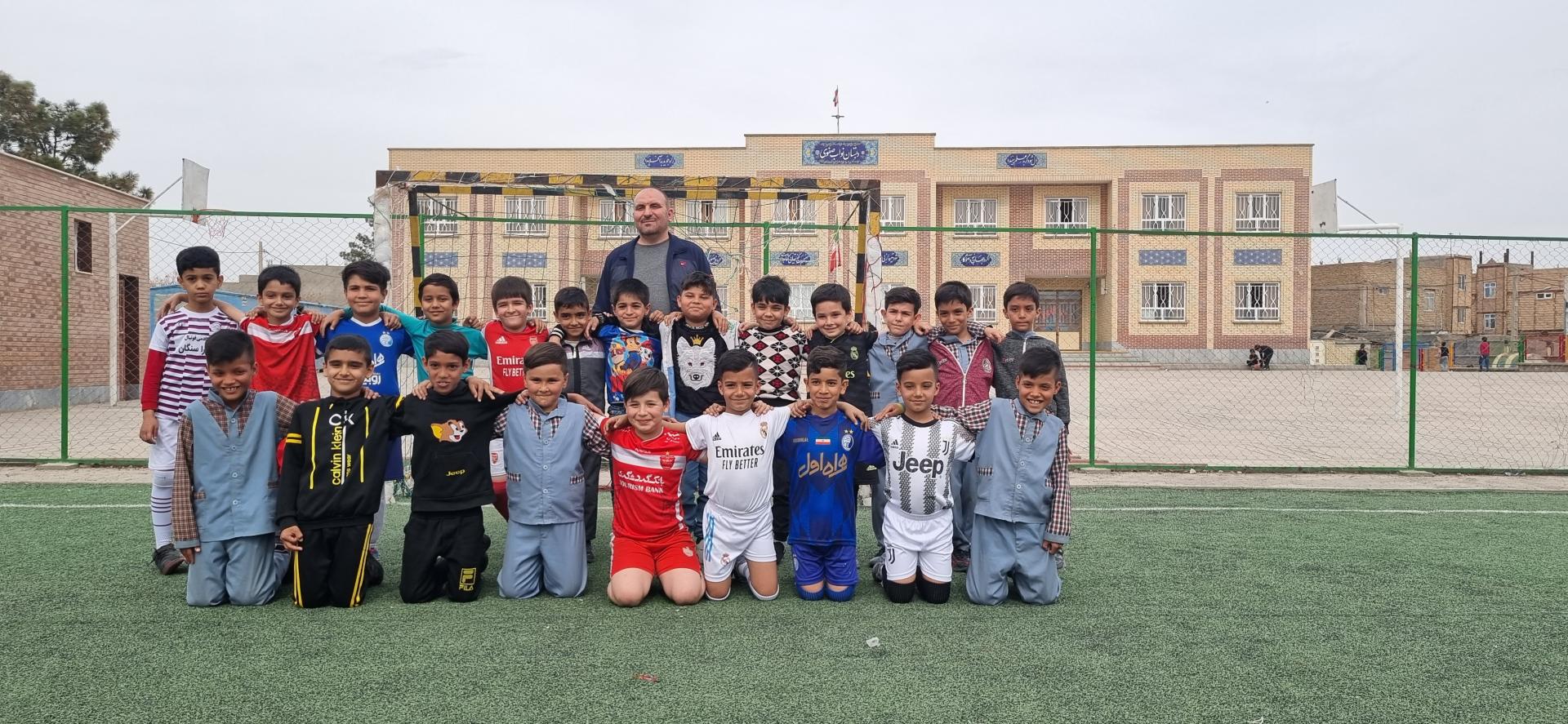 عکس مدرسه ابتدایی نواب 