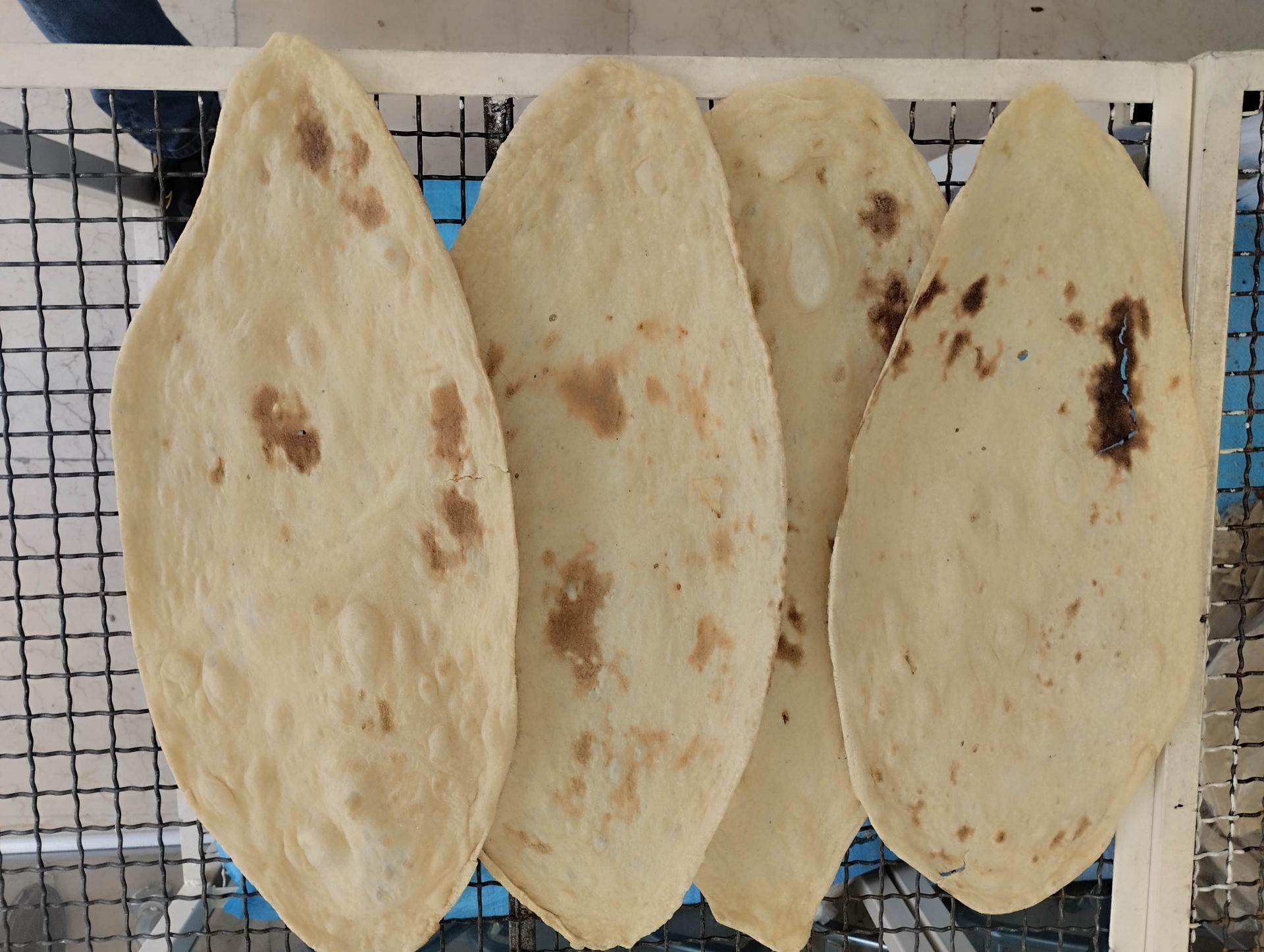 عکس نانوایی سنتی خراسانی سبوس‌ دار