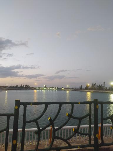 عکس دریاچه جوان