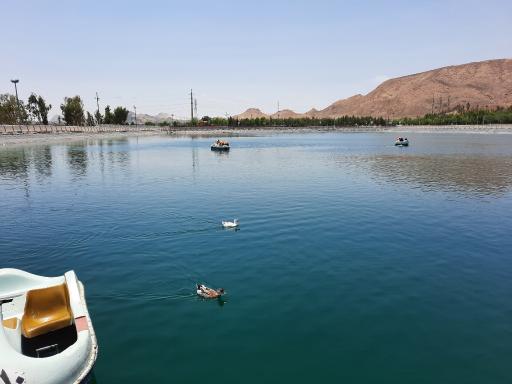 عکس دریاچه جوان