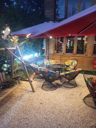 عکس رستوران چوبی ژوان