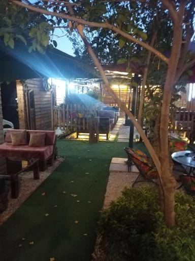 عکس رستوران چوبی ژوان