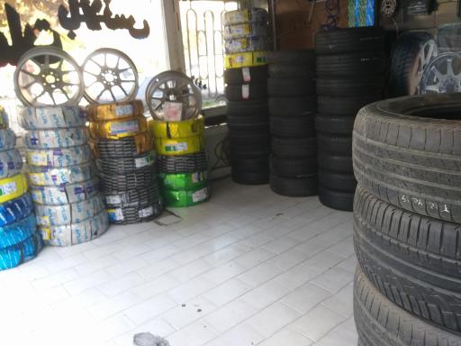 عکس لاستیک و آپاراتی