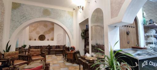 کافه عمارت مهر و ماه