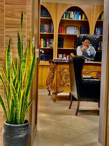 عکس دفتر وکالت جواد برزگر 