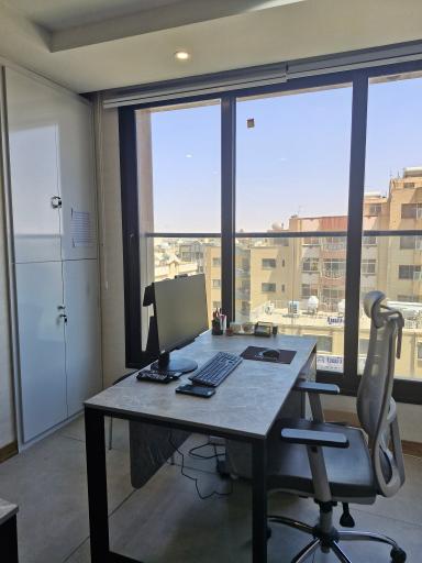 عکس کلینیک تخصصی طب کار آیرا