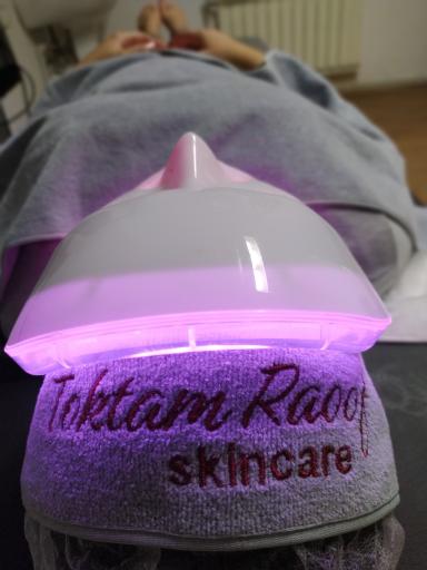 عکس پاکسازی صورت و فشیال تکتم رئوف