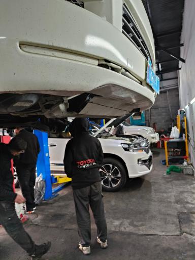 عکس تعمیرگاه تویوتا سنتر ایران