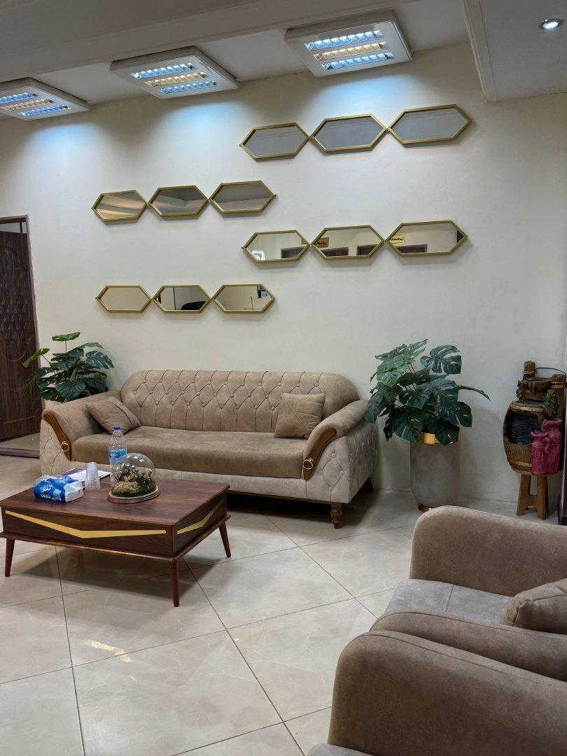 عکس مطب دکتر آرزو حمزه زادگان پوست و مو