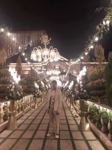 عکس باغ تالار عمارت یاسین