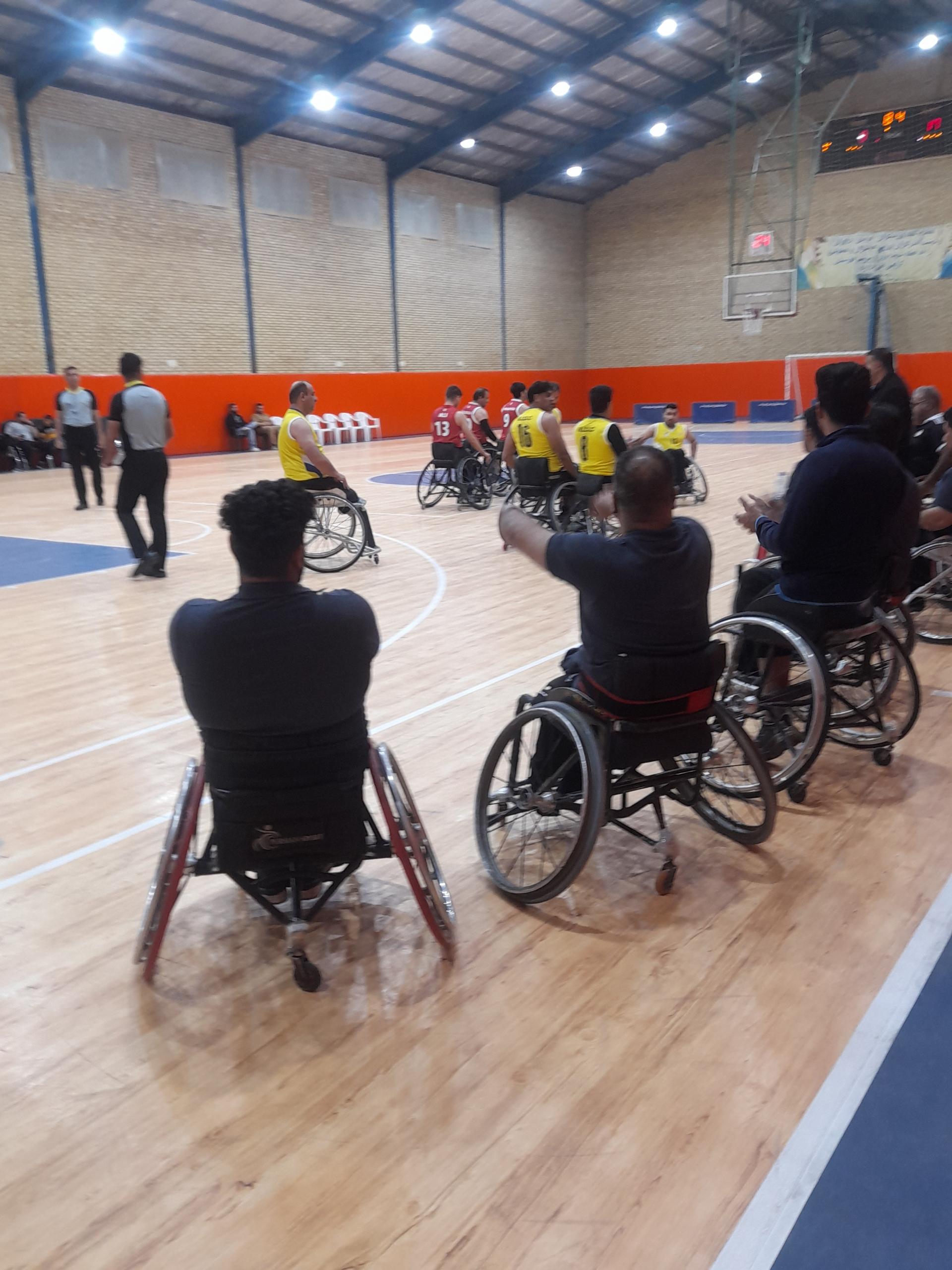 عکس سالن ورزشی جانبازان