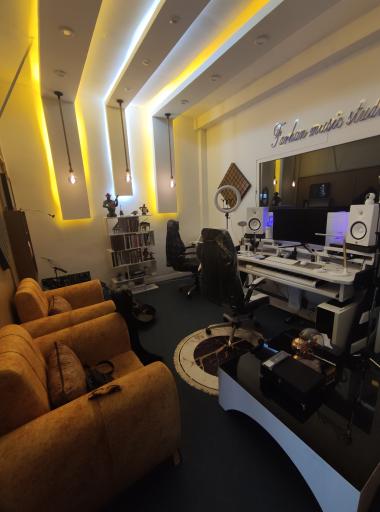 عکس استودیو موسیقی فرحان