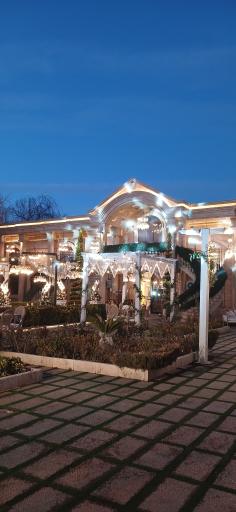 عکس باغ تالار عمارت یاسین