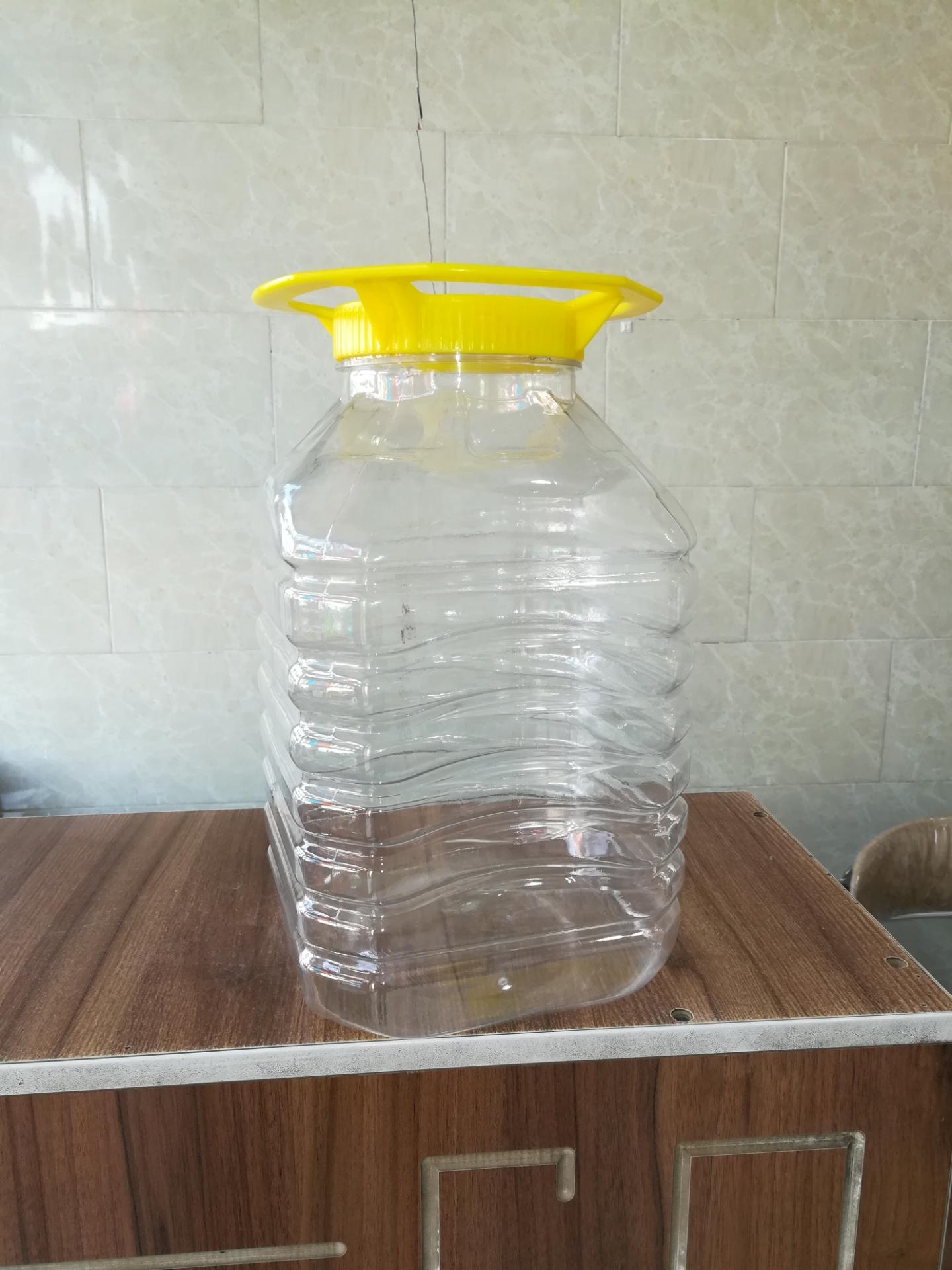 عکس کارگاه تولید بطری نوآوران پلاستیک