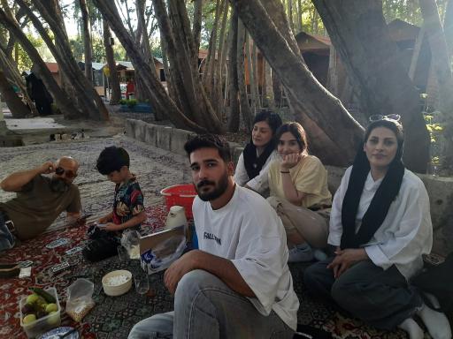 عکس سفره خانه سنتی عمو هوشنگ