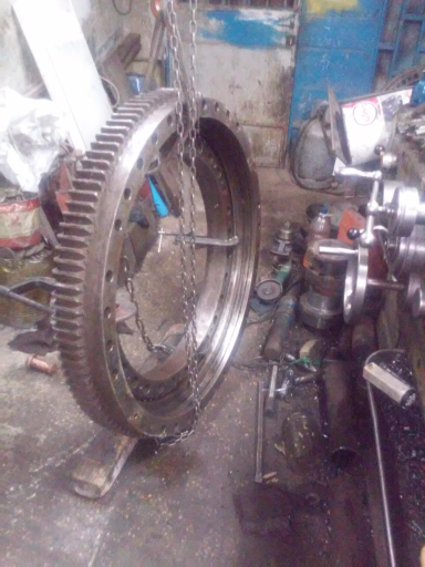 عکس کارگاه تراشکاری مهرگان