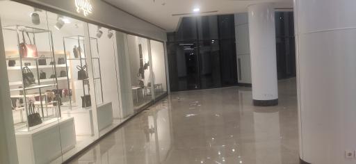 عکس مرکز خرید دنیای آرزو