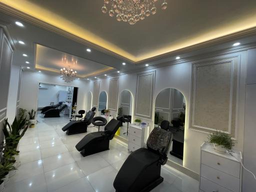 عکس سالن زیبایی دخترک