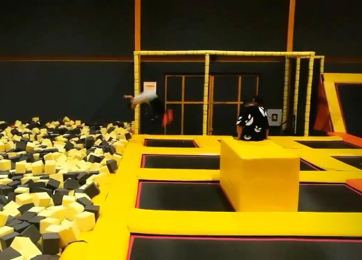 عکس مجموعه سرپوشیده ترامپولین تنگو