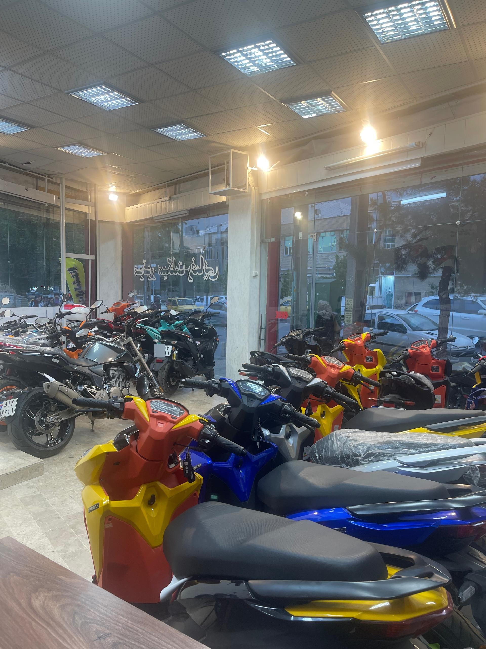 عکس نمایشگاه موتورسیکلت پیشرو