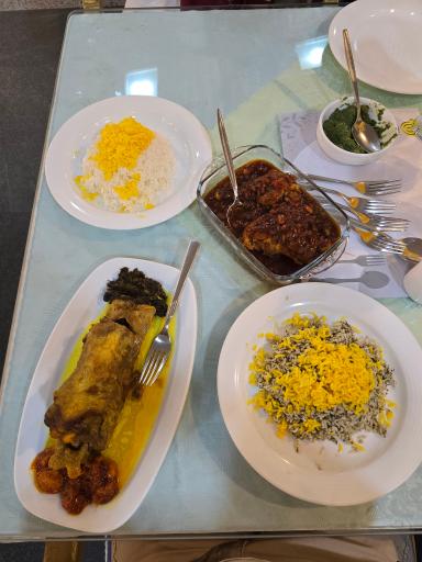 عکس رستوران حاج حسن