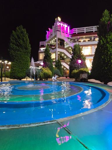 عکس رستوران حاج حسن