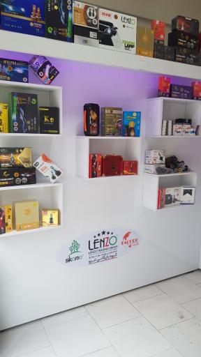 عکس فروشگاه لنزو