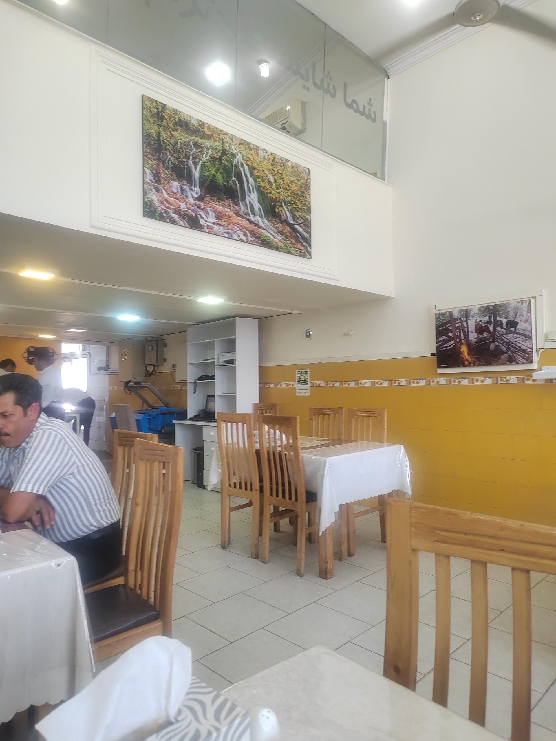 عکس رستوران حاج حسن