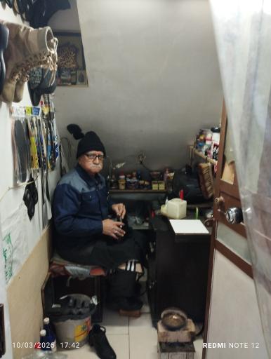 عکس تعمیرات کفش