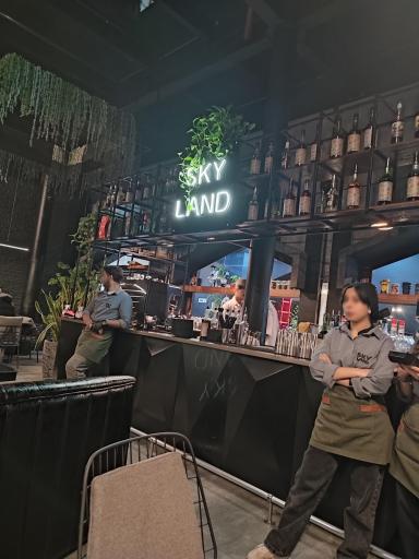 عکس رستوران اسکای لند