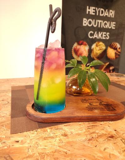 عکس کافه و بوتیک کیک حیدری