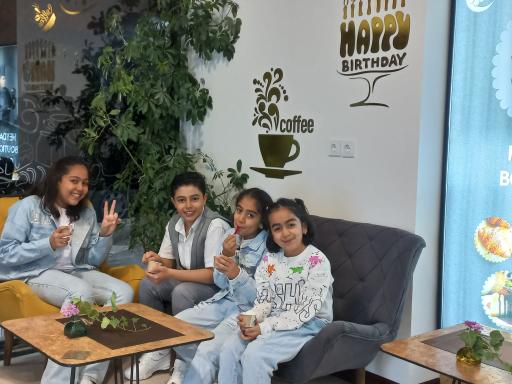 عکس کافه و بوتیک کیک حیدری