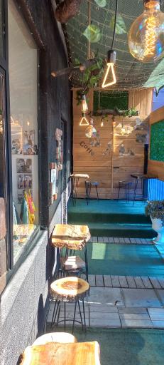 عکس کافه و بوتیک کیک حیدری