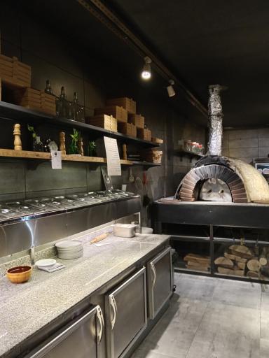 عکس پیتزارا شعبه کاخ سعادت آباد