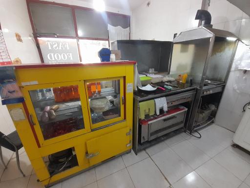 عکس ساندویچی محله