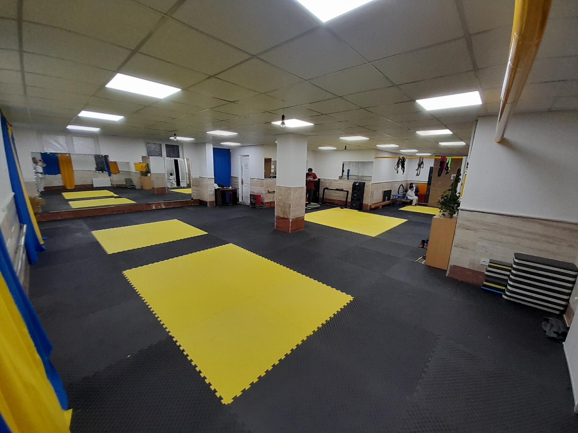 عکس باشگاه ورزشی شهدا