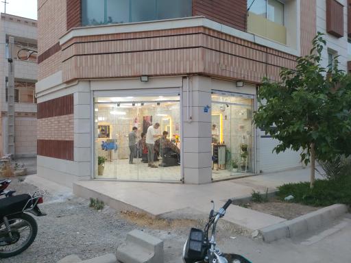 عکس آرایشگاه مردانه و پیرایش آقایان هادی