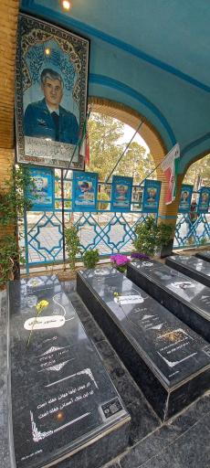 عکس آرامگاه شهید منصور ستاری