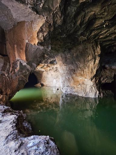 عکس غار نمکی گرمسار